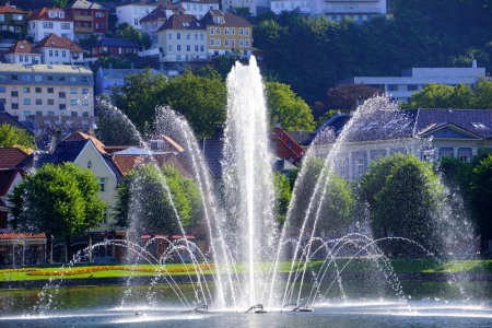 "fountain in the public park"
